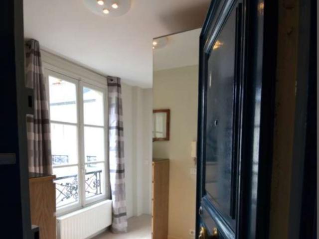Stylish 3 Bedroom Apartment in Historic Hôtel de Savourny