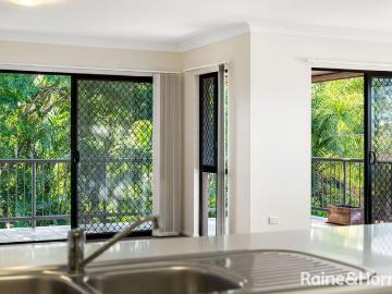 Stylish 3 Bedroom Apartment in Prime Location