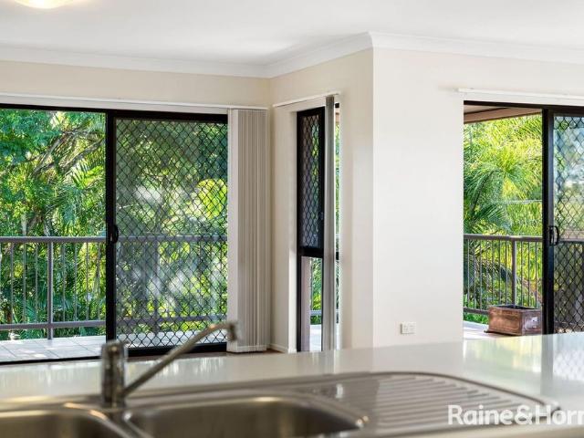 Stylish 3 Bedroom Apartment in Prime Location