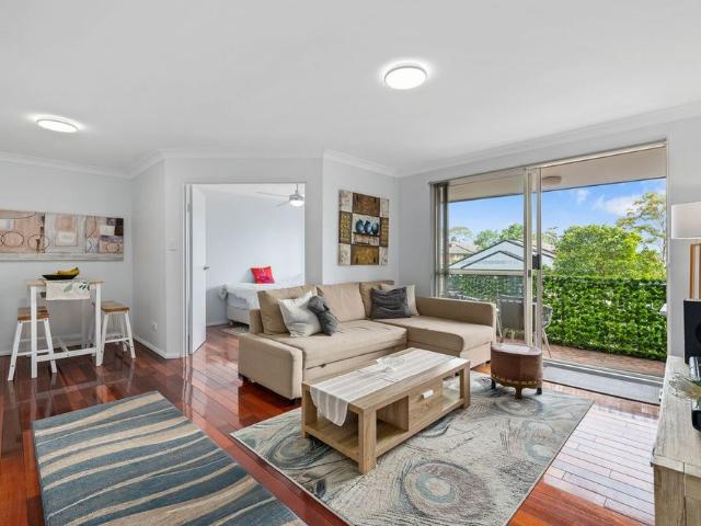 Stylish 3 Bedroom Apartment in Waterside Cul de Sac
