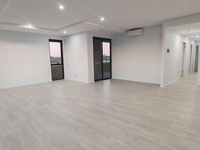 Stylish 3 Bedroom Apartment Living in the Heart of Rouse Hill