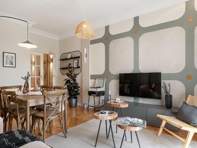 Stylish 3 Bedroom Apartment with Designer Decor and Modern Amenities, Madrid Amsterdam Apartments for Rent