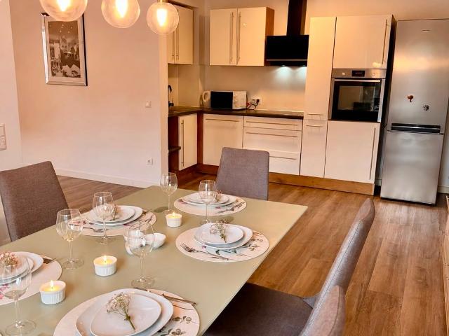 Stylish 3 Bedroom Duplex Apartment | Hürth | Cologne & Bonn | * Hochwertige 3 Schlafzimmer Maisonette | Hürth | Nähe Köln & Bonn