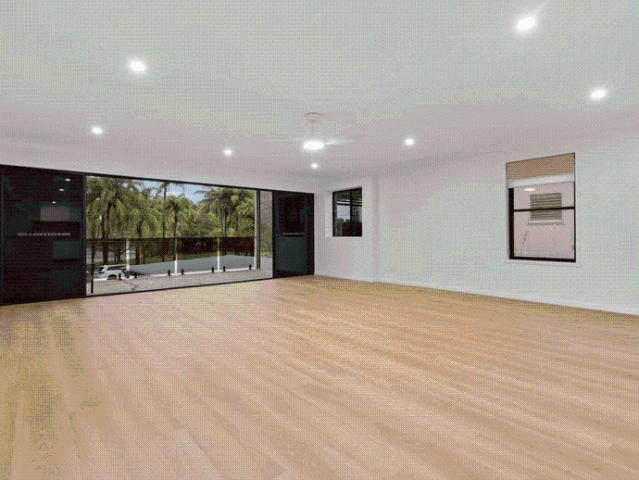 Stylish 3 Bedroom Duplex in Prime Palm Beach Location