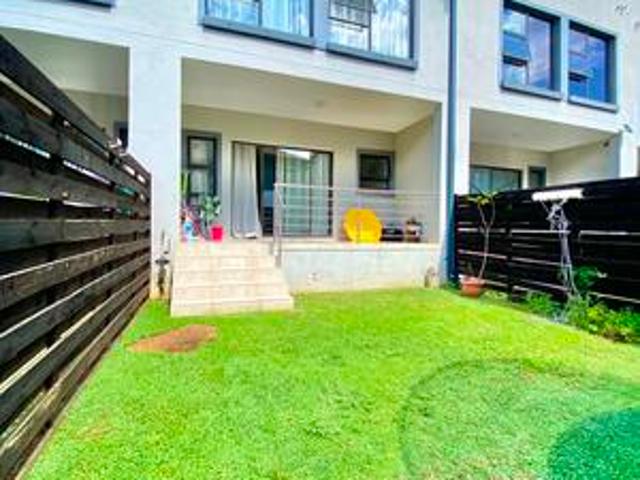 stylish 3 bedroom duplex townhouse |.