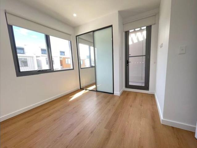 Stylish 3 Bedroom Family Home in North Kellyville Available For Lease