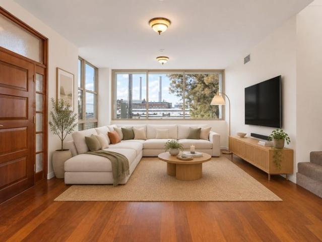 Stylish 3 Bedroom Family Home + Study with Stunning City Views