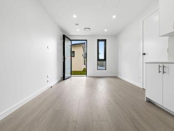 Stylish 3 Bedroom Granny Flat with Garage!