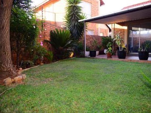 stylish 3 bedroom house on the marke.