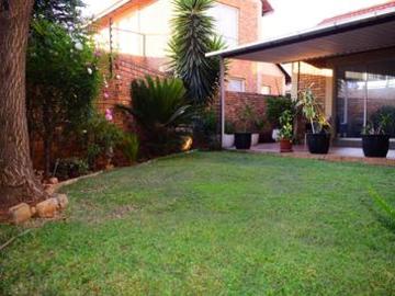 stylish 3 bedroom house on the marke.