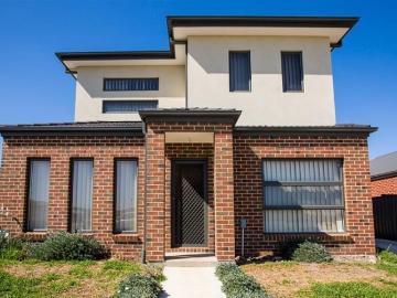 Stylish 3 Bedroom Living in the Heart of Lara