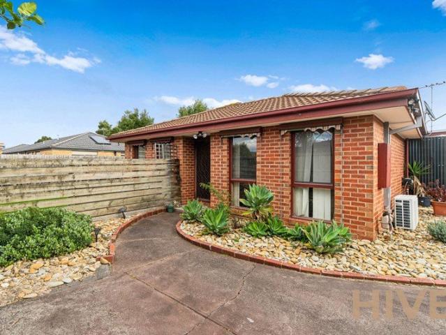 Stylish 3 Bedroom Rear Townhouse with Big Backyard