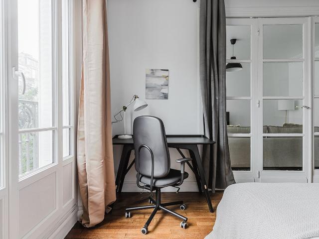 Stylish 3 Bedroom Retreat in Charming Auteuil, Paris Amsterdam Apartments for Rent