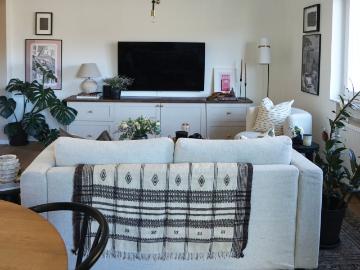 Stylish 3 Room Apartment with Balcony & Garage in Peaceful Stuttgart West, Stuttgart Amsterdam Apartments for Rent