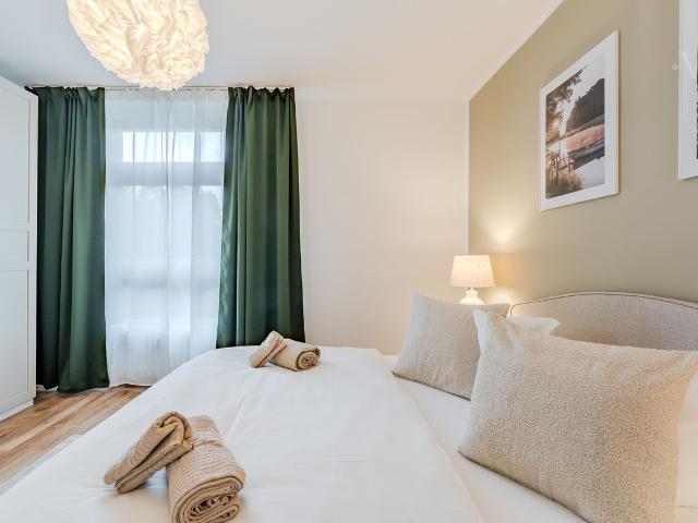 Stylish 3 Room Apartment with Charm in the Heart of Steglitz, Berlin Amsterdam Apartments for Rent