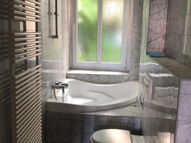 Stylish 3 room flat between Bergmannstrasse and Tempelhof Recreation Park, Berlin Amsterdam Apartments for Rent