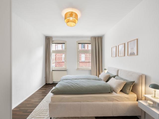Stylish 3 Room Period Apartment in Lüneburg – Quiet, High Quality & Ideal for Temporary Living from October, Luneburg Amsterdam Apartments for Rent