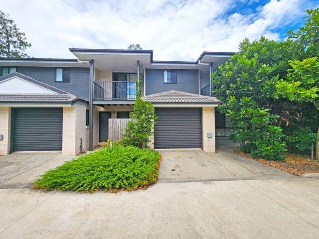 Stylish 3BR townhouse in nice quite community