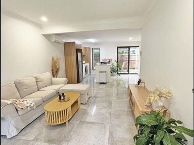 Stylish 3BR townhouse in nice quite community