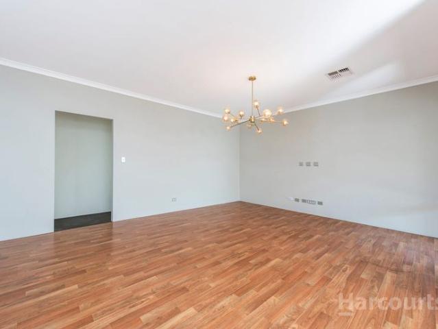 Stylish 4x2 Home in Meadow Springs