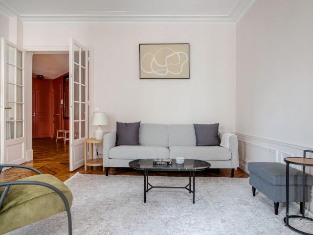 Stylish 4 Bedroom Apartment in the Heart of Passy, Paris Amsterdam Apartments for Rent