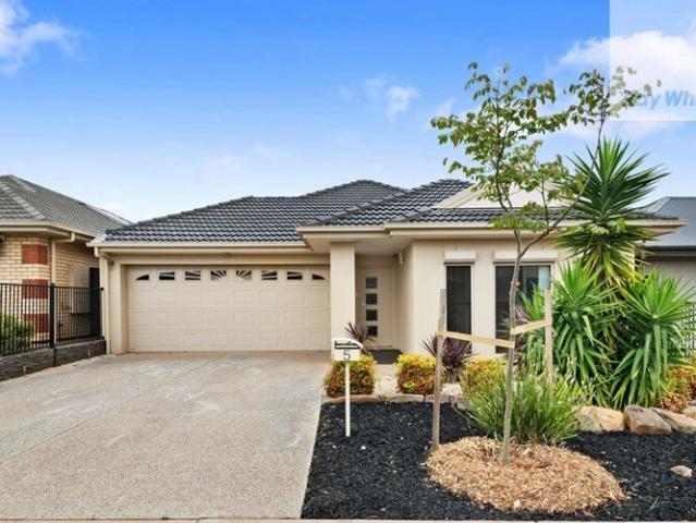 STYLISH 4 BEDROOM FAMILY HOME!