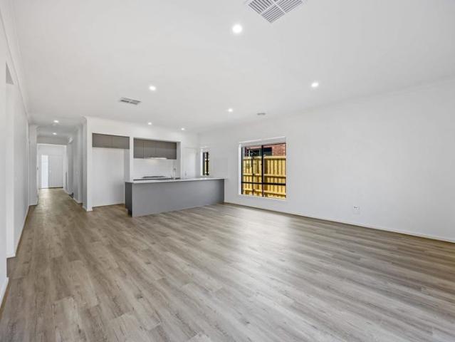 STYLISH 4 BEDROOM FAMILY HOME!