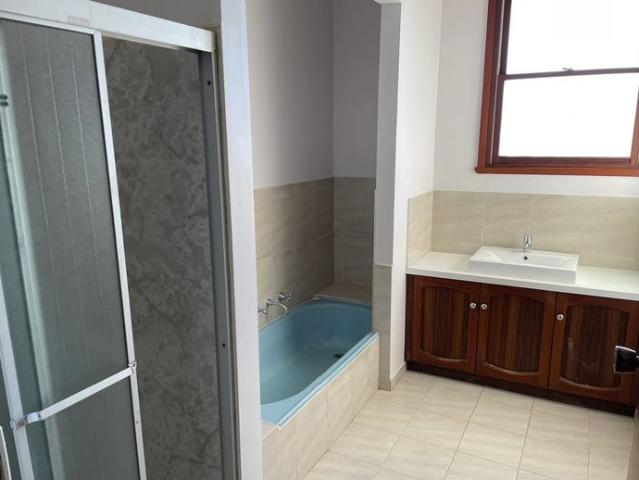 Stylish 4 Bedroom Family Home with Built In Bar on Nicholson Street, Sale