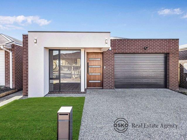 Stylish 4 Bedroom Family Home with Solar Panels & Modern Finishes
