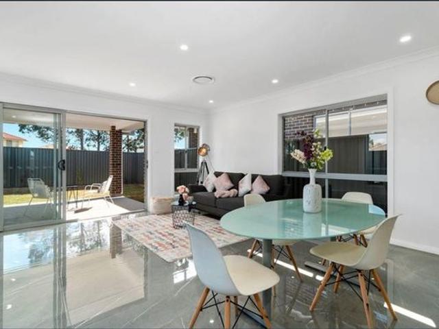 Stylish 4 Bedroom Family Home for Rent in The Ponds