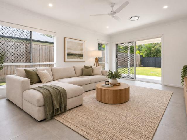 Stylish 4 Bedroom Family Home in The Village, Jimboomba
