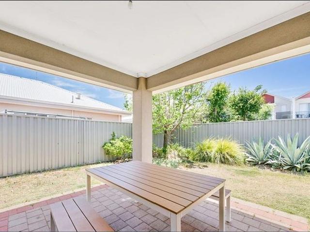 Stylish 4 Bedroom Home at 4 Butcherbird Loop, Erskine