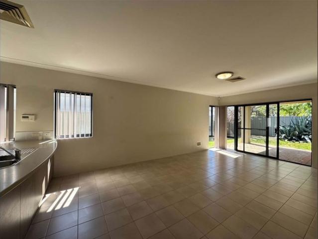 Stylish 4 Bedroom Home at 4 Butcherbird Loop, Erskine