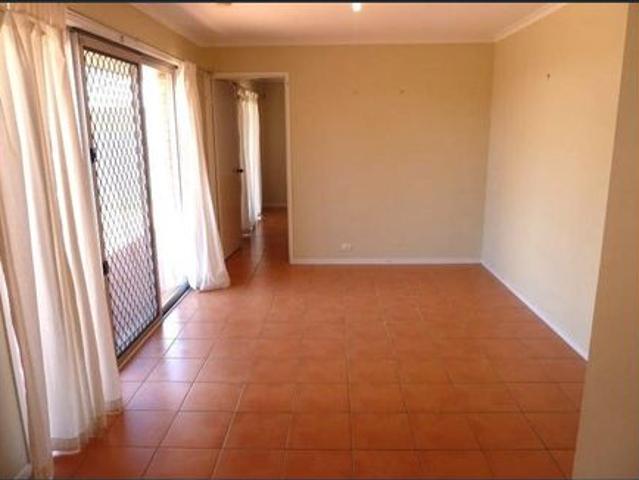 Stylish 4 Bedroom Home in Robertson