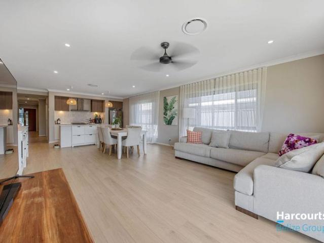 Stylish 4 Bedroom Home with Pool & Side Access
