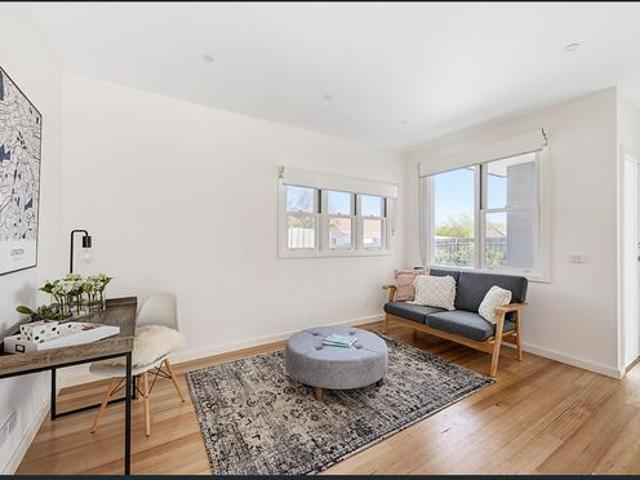 Stylish 4 Bedroom Oasis with Private Yard & Modern Amenities Awaits!