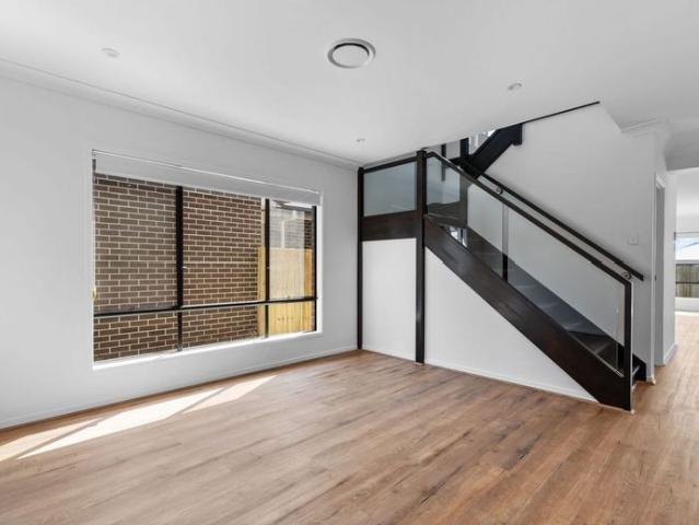 Stylish 4 Bedroom Rental in Ripley: Modern Design Meets Cozy Comfort