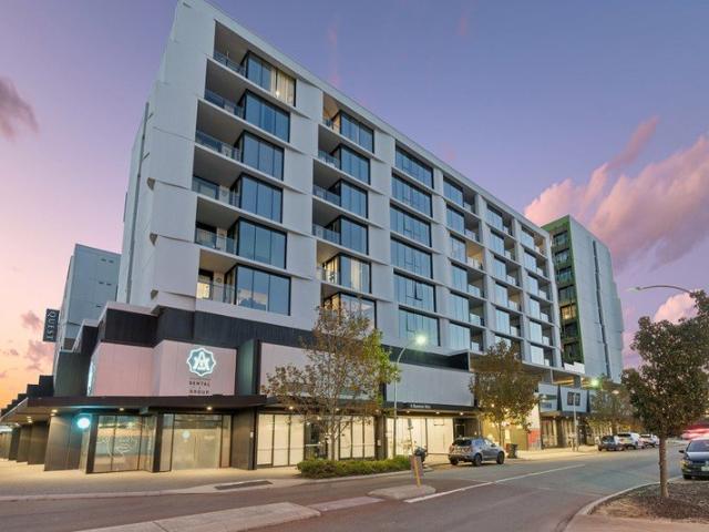 Stylish 5th Floor Corner Apartment with Sunshine, Privacy & Lifestyle Convenience