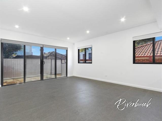 Stylish 5 Bedroom Duplex in a Great Location