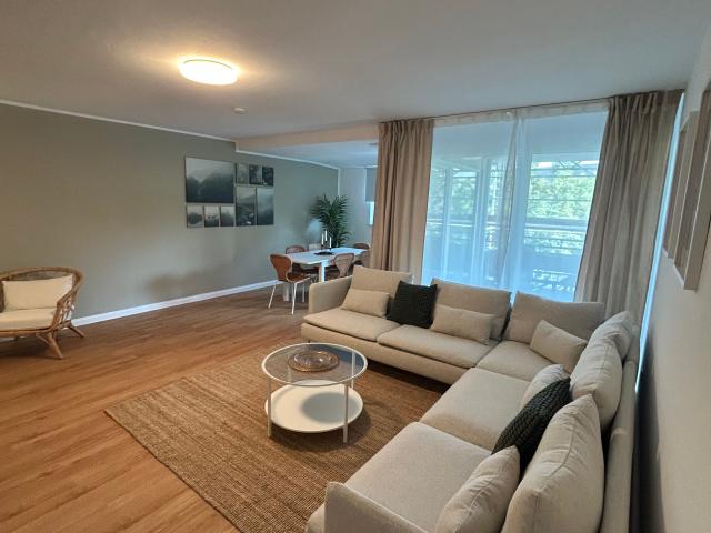Stylish 5 Room Apartment Near Viktoriapark – Furnished & Available Immediately!