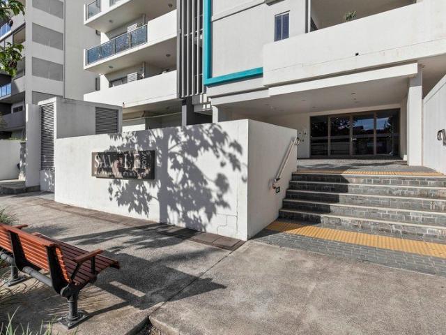 Stylish 7th Floor Apartment in the Heart of Chermside