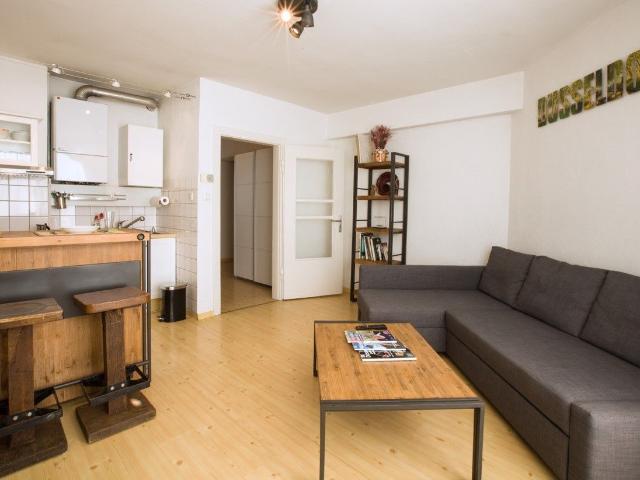 Stylishes Apartment im Herzen Düsseldorfs mit 2 Balkonen, Dusseldorf Amsterdam Apartments for Rent