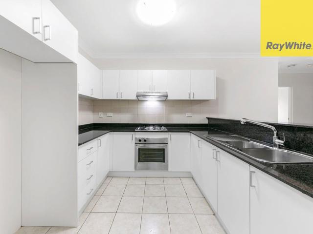 Stylishly 2 Bedroom Apartment in the Heart of Westmead