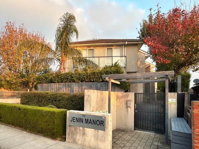 Stylishly Appointed Executive Living, Prized Locale