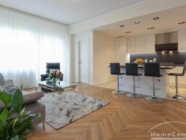 Stylishly Furnished Apartment in a Prime Location near Heidelberger Platz
