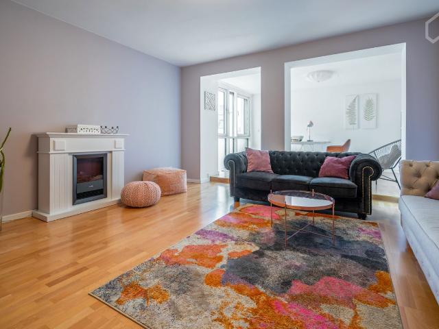 Stylishly furnished, spacious and well kept 3 room apartment with balcony and castle view, Nurnberg Amsterdam Apartments for Rent