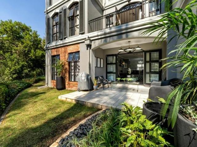 STYLISHLY FURNISHED TWO BEDROOM GARDEN APARTMENT IN CRAIGHALL