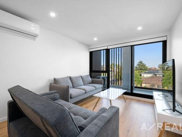 Stylishly Furnished 2 Bedroom Apartment in Prime Malvern East Location
