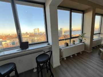 Stylishly Furnished 2 Room Apartment with Elbe and Harbor View in Hamburg Altona