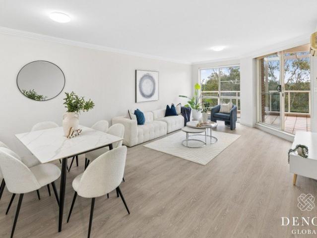 Stylishly North West Facing Apartment in Sought After Liberty Grove
